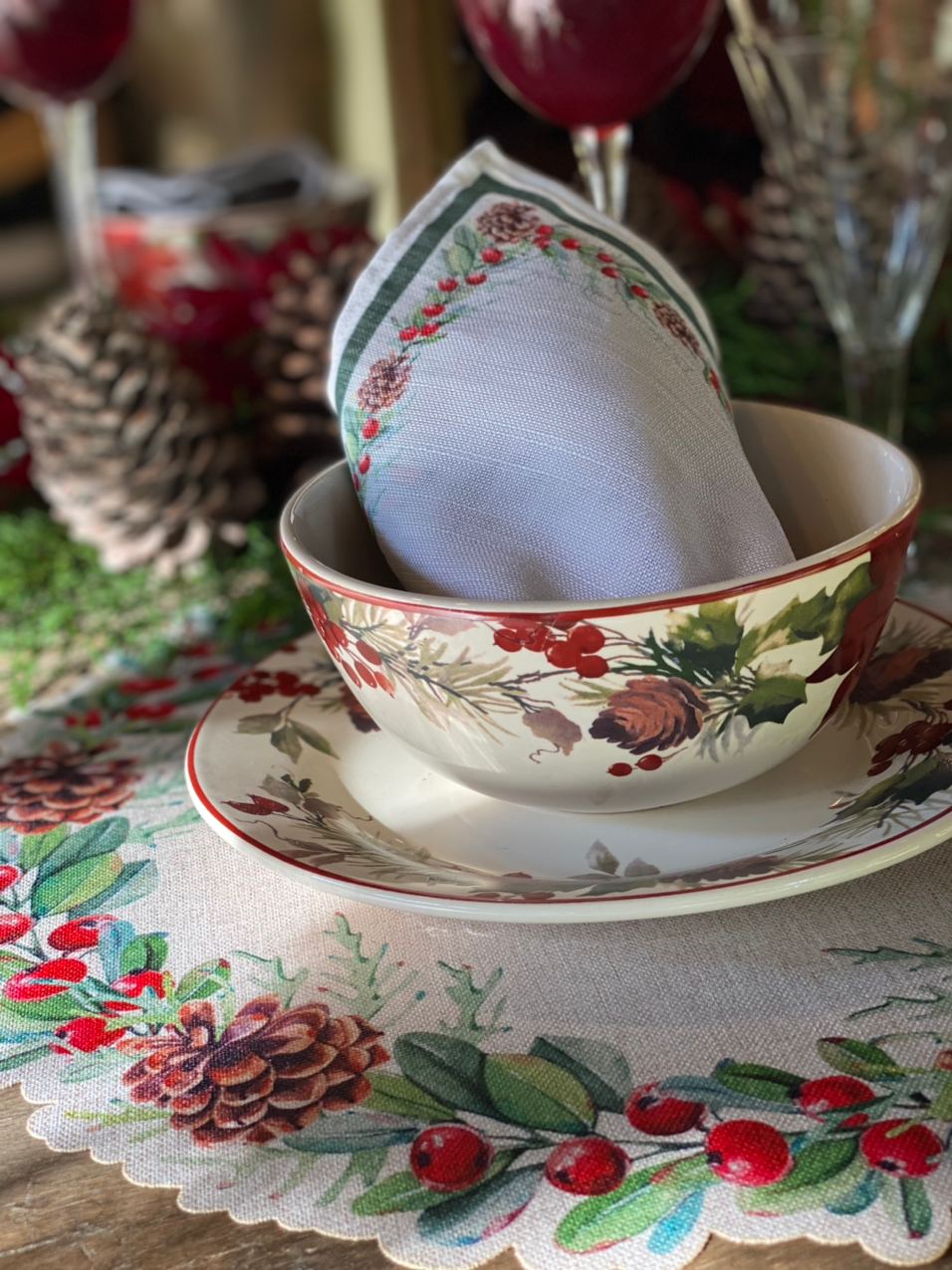 Toalha de Lavabo Pinho, Cereja e Guirlanda