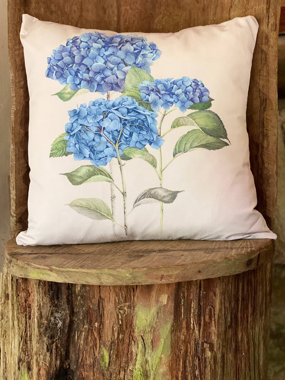 Capa de Almofada Hortensia Azul - Rebeca Duarte Home